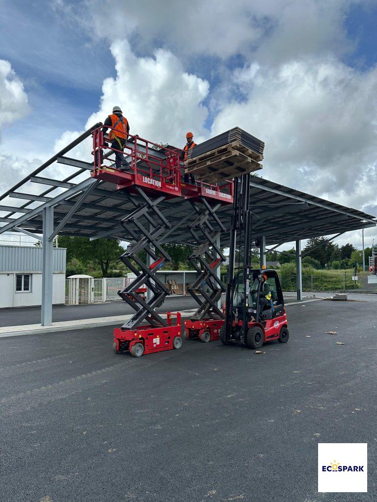 Installation Ombrière Parking d'un Supermarché par Ecospark