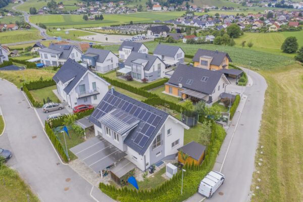 Combien de panneaux solaires pour une maison de 110 m² en Ile-de-France Par Ecosaprk